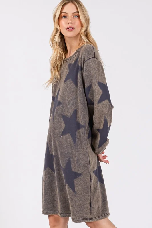 SAGE + FIG Washed Star Print Round Neck Dress - Image 3 | Lily's Pad Studio