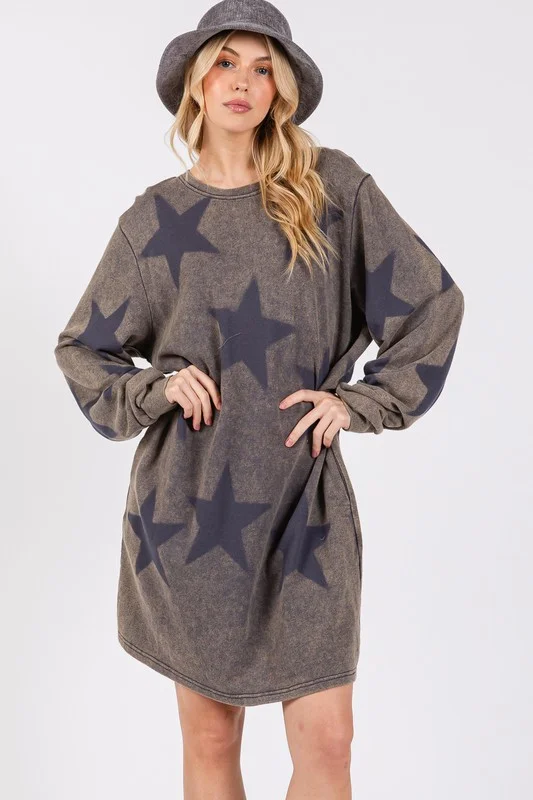 SAGE + FIG Washed Star Print Round Neck Dress - Image 5 | Lily's Pad Studio